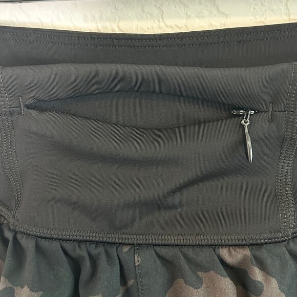 Spanx Black Camouflage Camo Get Moving Shorts Sz XS - Picture 3 of 6